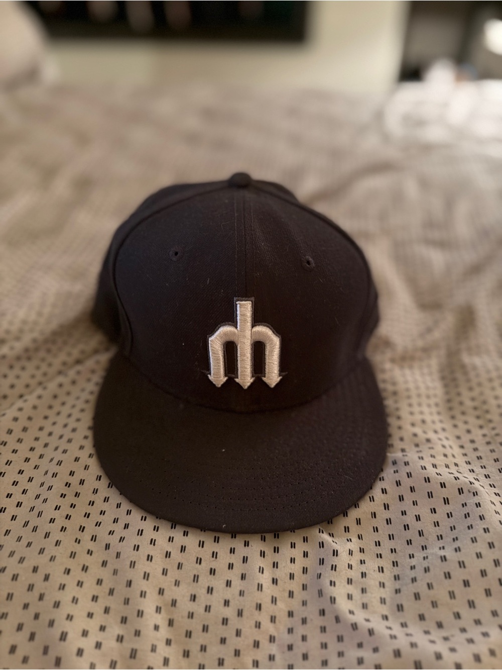 Mariners Grey Baseball Cap with White Embroidered Trident Logo